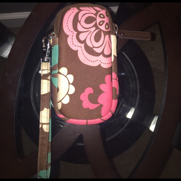 ✨Adorable Vera Bradley Wristlet ✨ - Picture 2 of 3