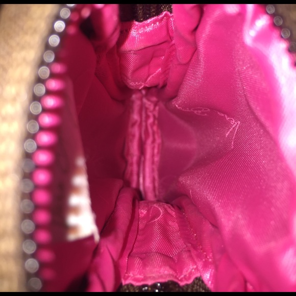 ✨Adorable Vera Bradley Wristlet ✨ - Picture 3 of 3