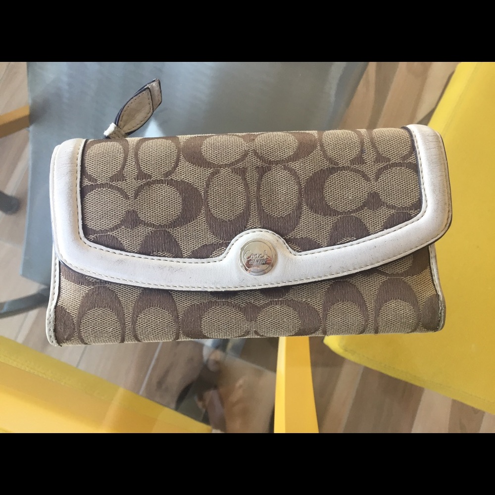AUTHENTIC coach wallet