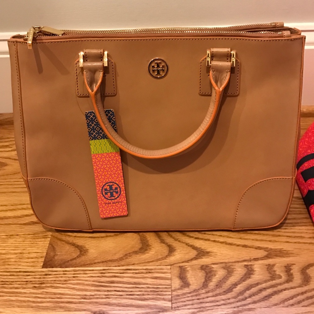 Tory Burch Robinson Double Zip Tote in beige/tan.
