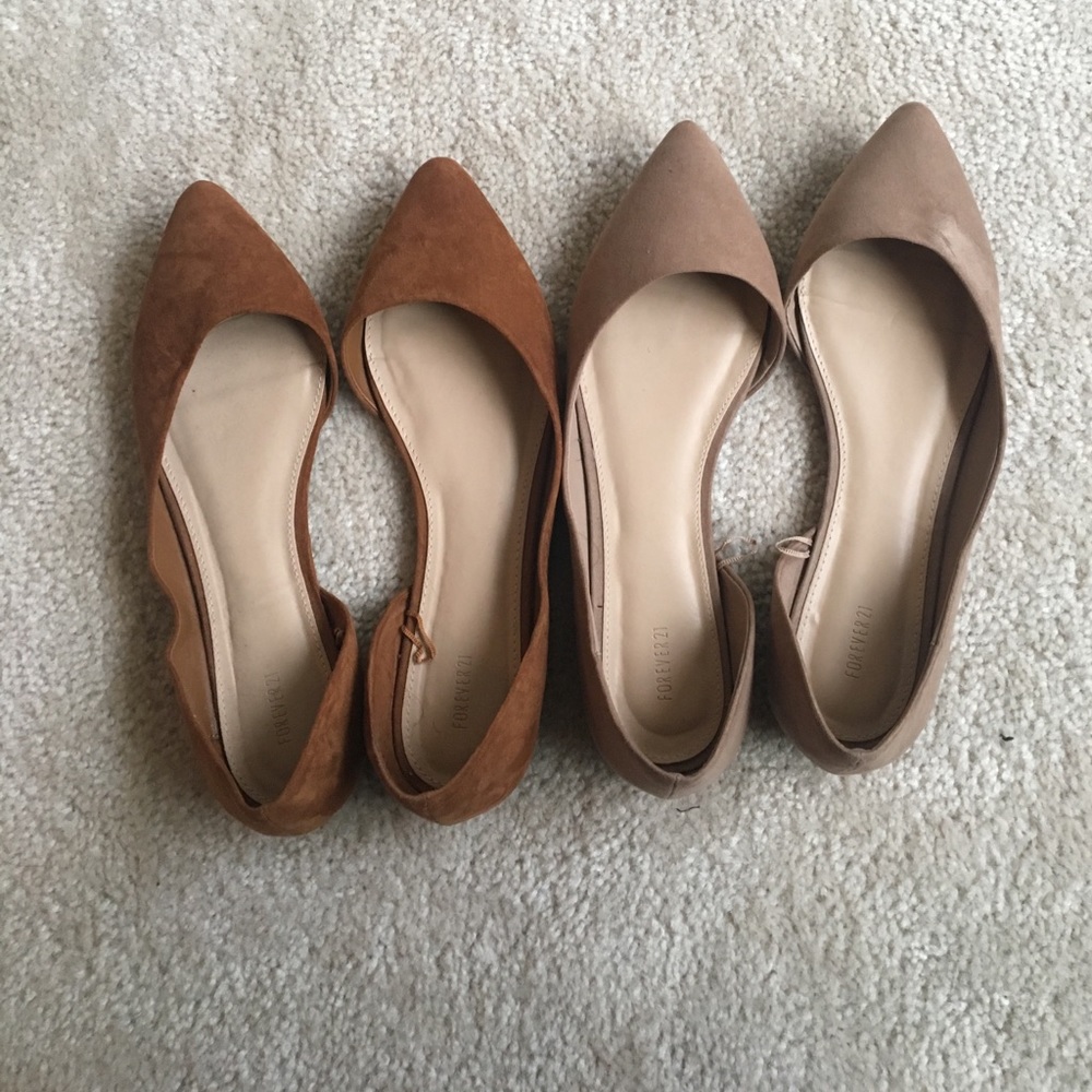 2 paid of Forever 21 flats