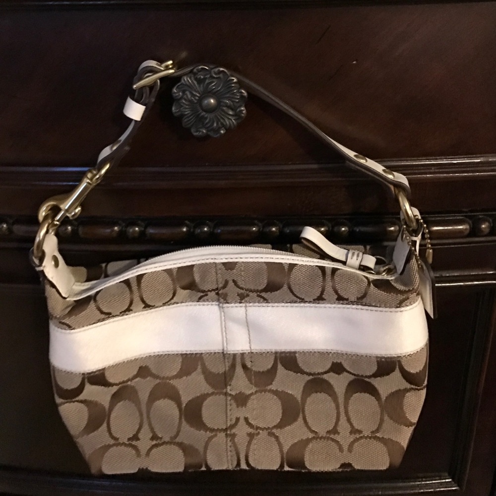 Signature stripe tote bag
