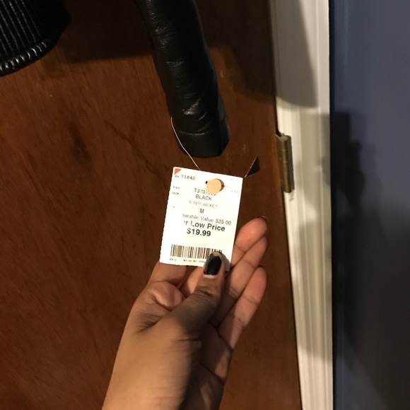 Leather jacket - Picture 2 of 3