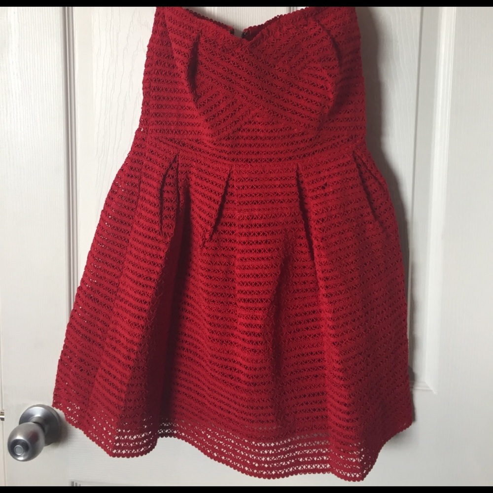!!!SOLD!!!!NWT Forever21 Red Sweetheart Mini/Party