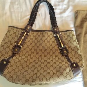 Gucci hobo shoulder bag braided