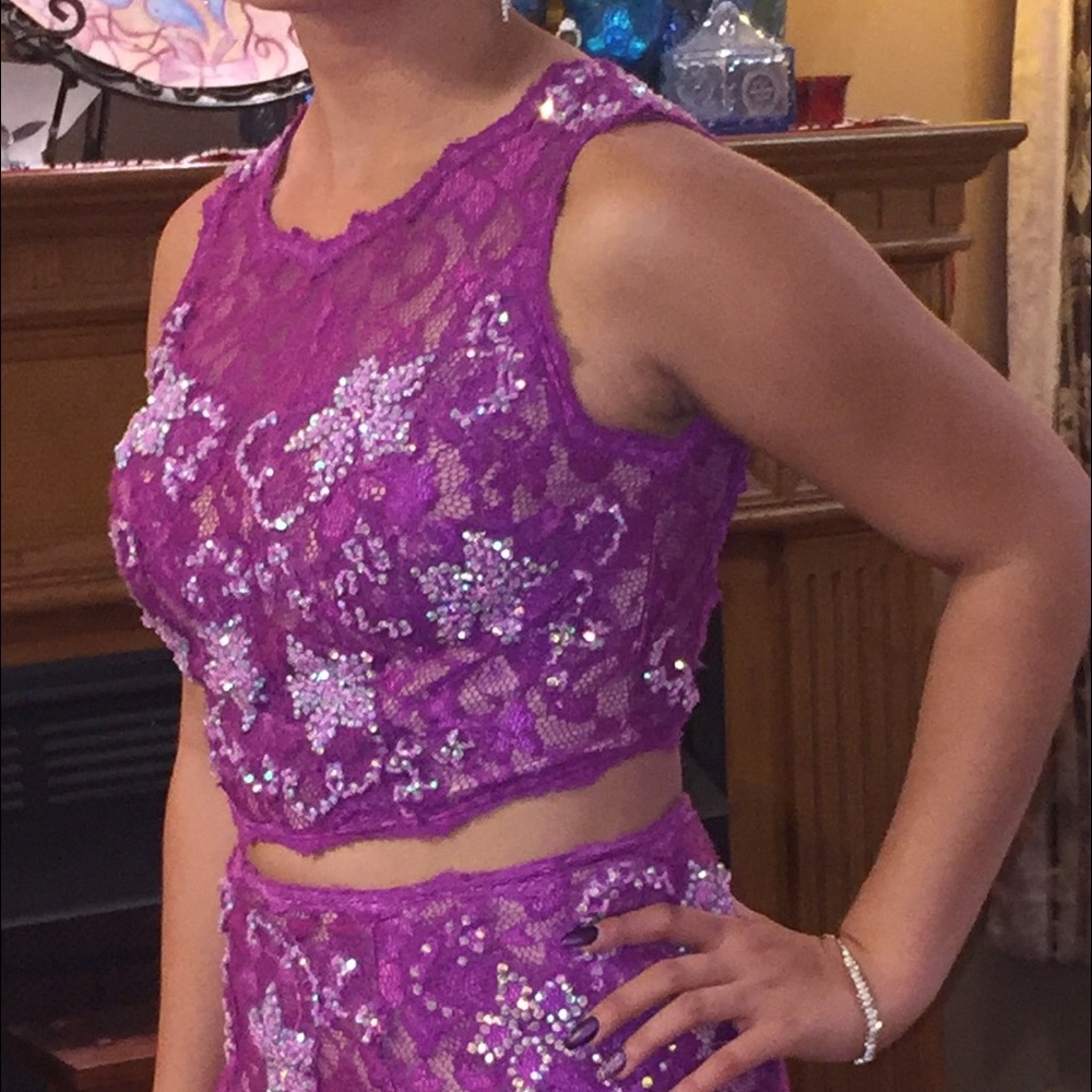 Size 4 Jovani homecoming/prom 2 piece dress.