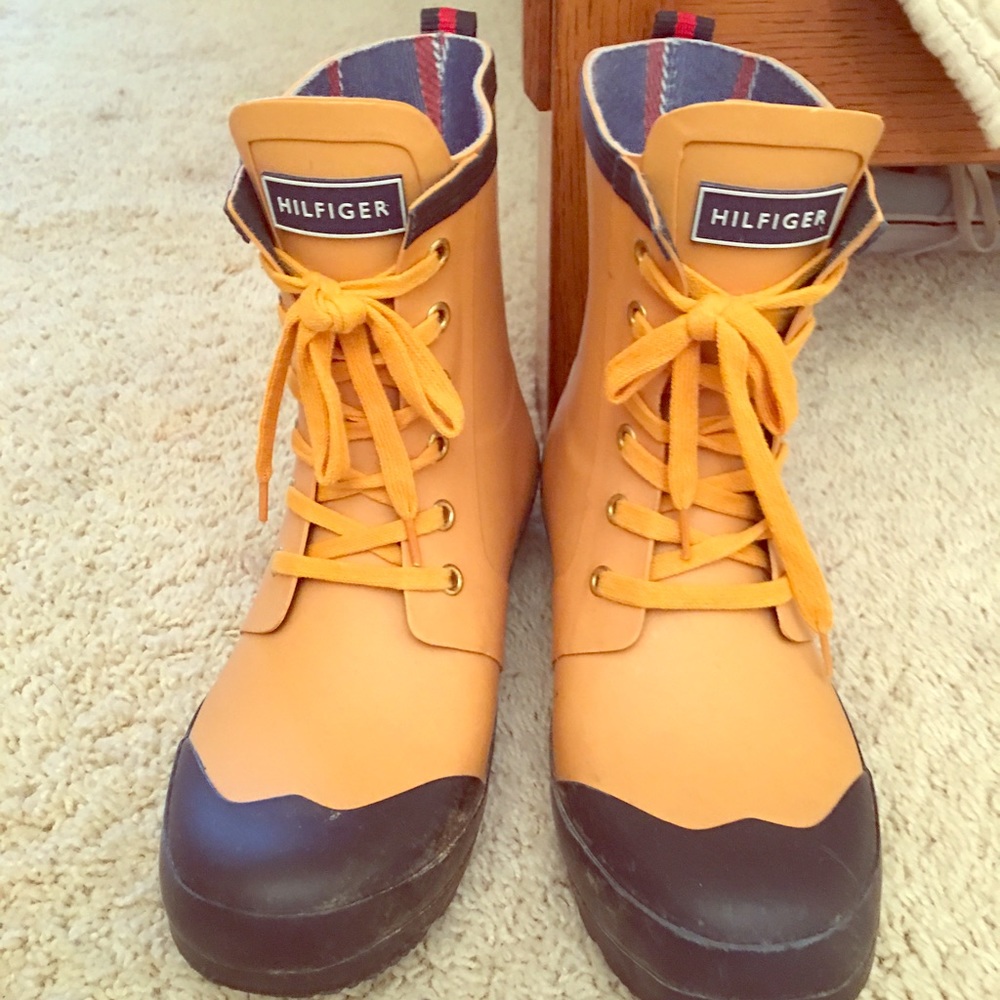 Tommy Hilfiger rubber rain boots