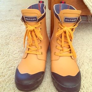Tommy Hilfiger rubber rain boots