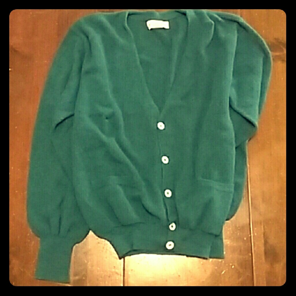 Extreme cozy feminine cardigan