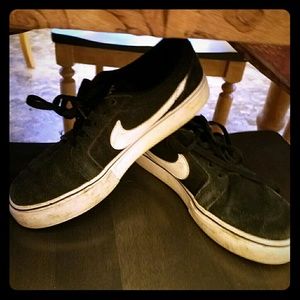 Nike youth size 5