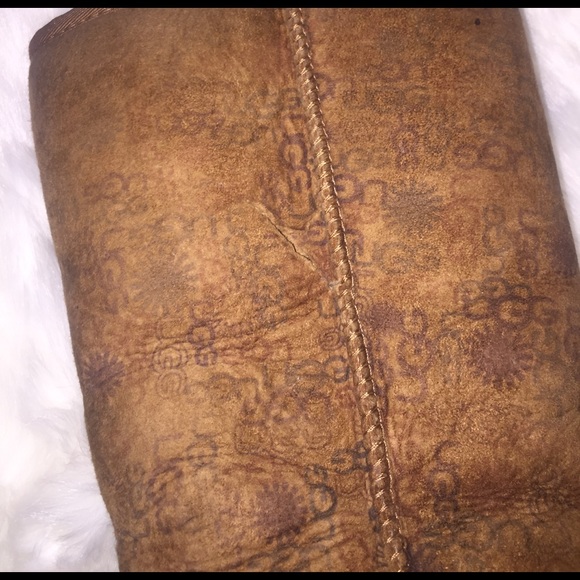 UGG BOOTS - Picture 4 of 4