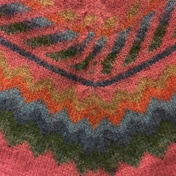 HANDMADE alpaca poncho - Picture 2 of 2