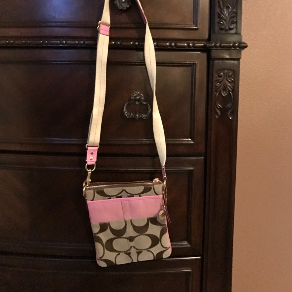 Signature stripe swing