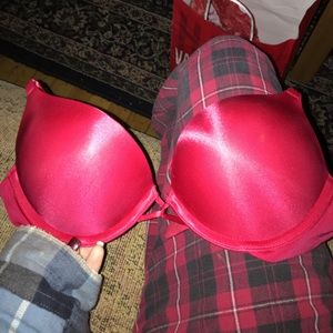 Victoria's secrete bombshell bra 34A