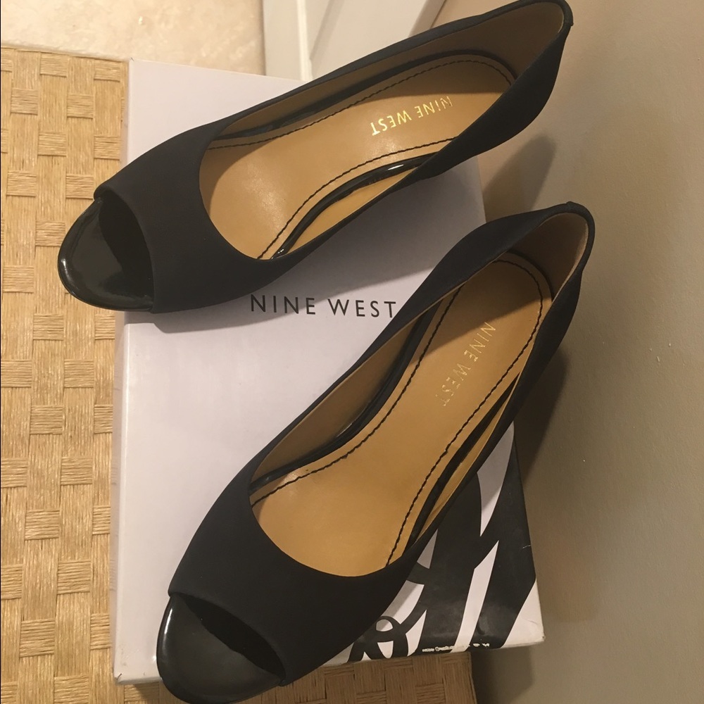 Nine West peep toe wedge | 7