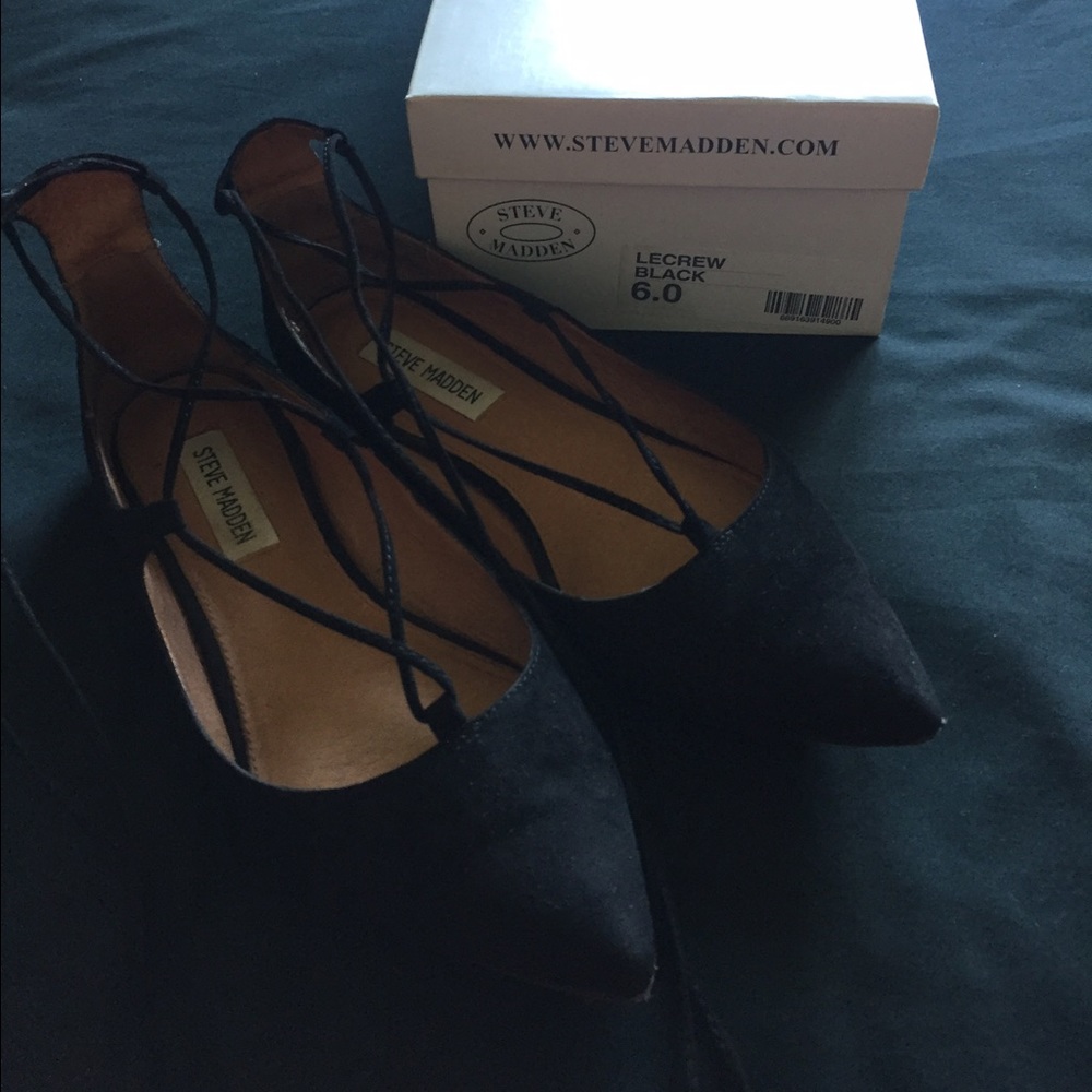 Steve Madden Lecrew Suede Lace Up Flats