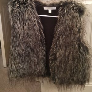 Cropped fur vest
