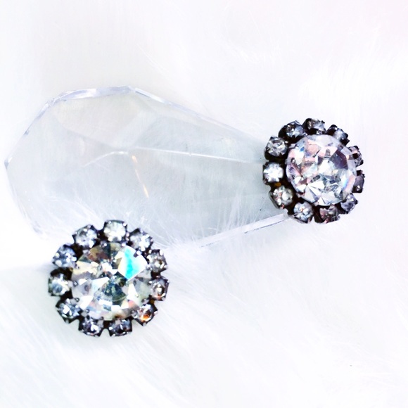 . {CRYSTAL} Stunning studs large - Picture 2 of 8