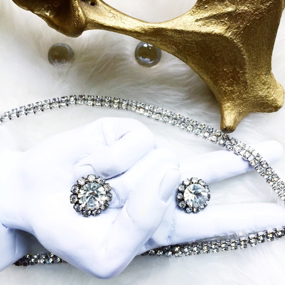 . {CRYSTAL} Stunning studs large - Picture 4 of 8