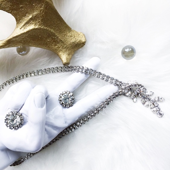 . {CRYSTAL} Stunning studs large - Picture 6 of 8