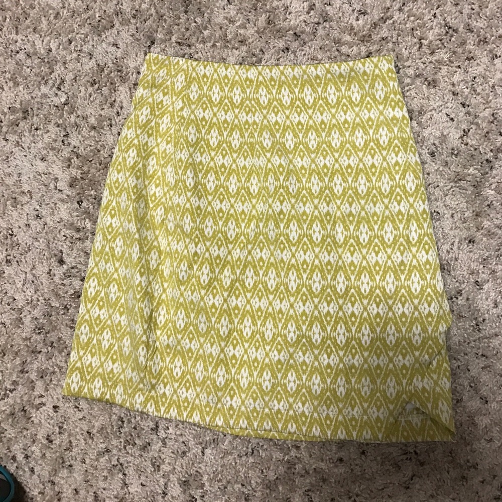 Yellow pattern skirt