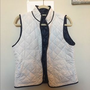 Reversible light weight vest