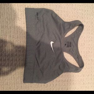 Nike pro like new sports bra