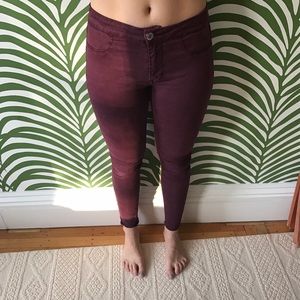 American Eagle maroon jeggings.