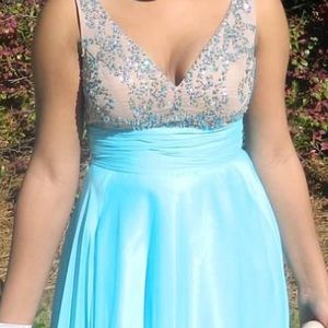 Meet your Posher, Roxanne