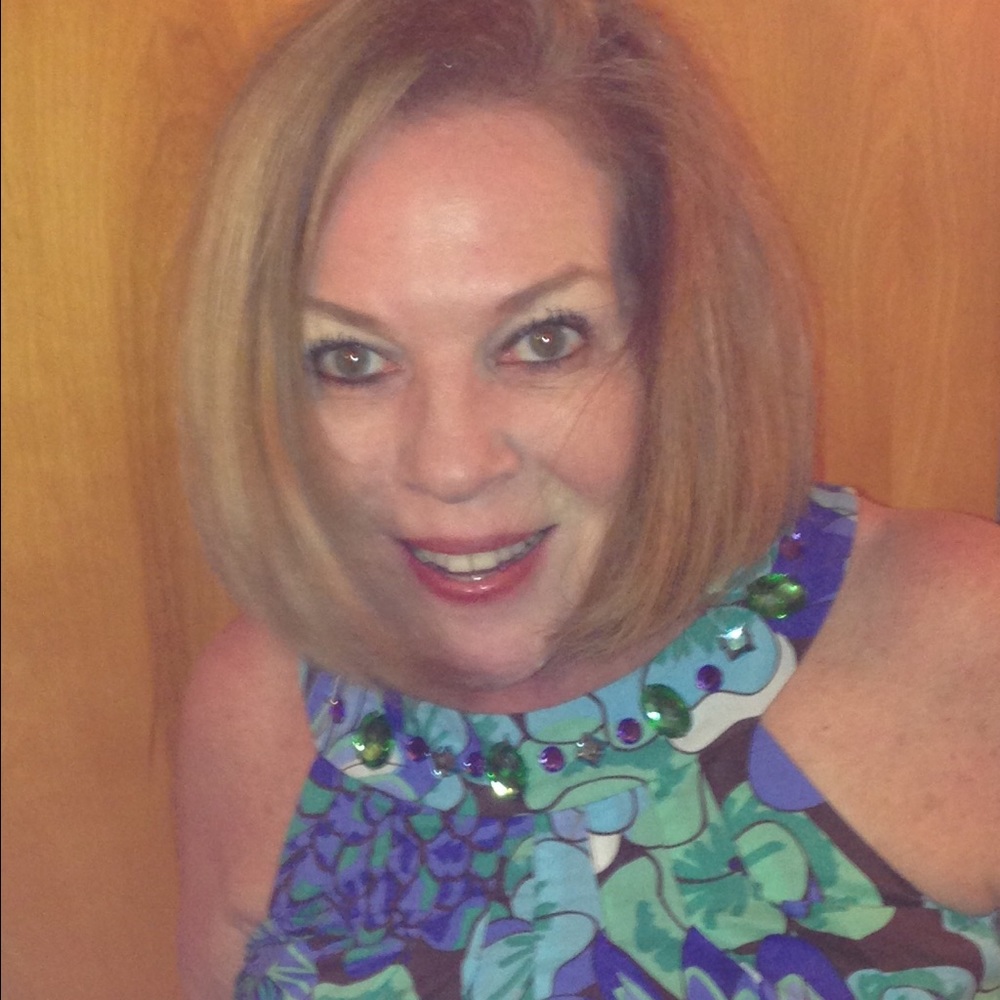 Meet your Posher, Suzanne