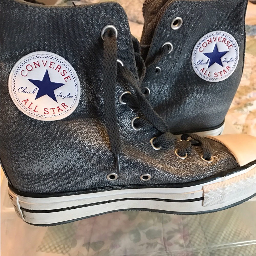 Ladies Hightop Converse Sneakers
