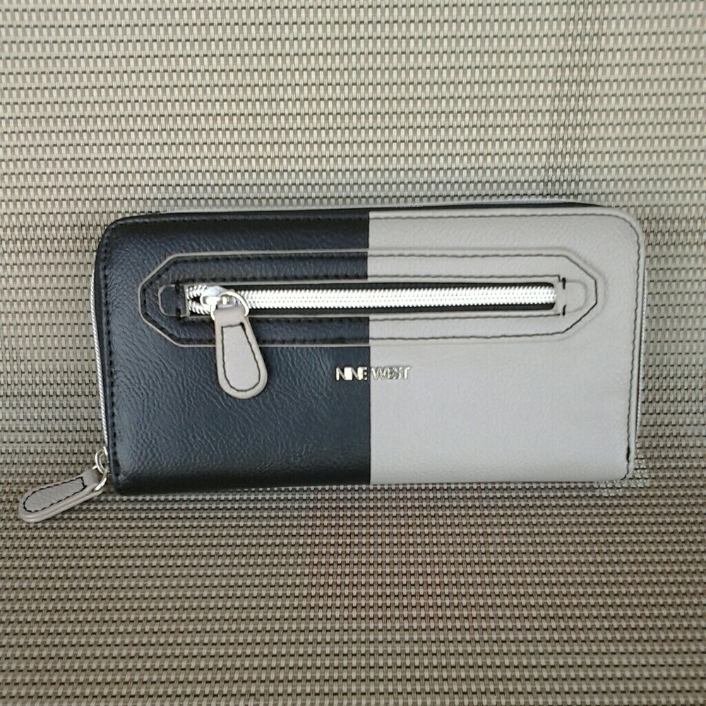 NWT Nine West wallet