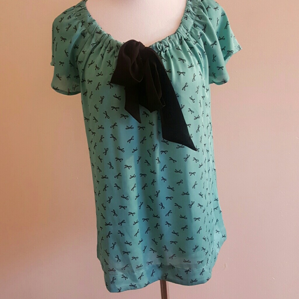 Loft Top with Bows