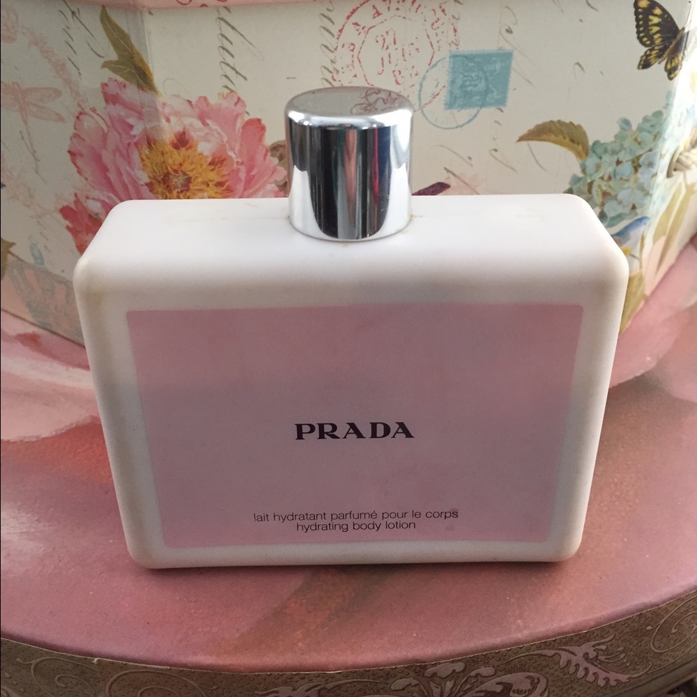 Perfumed body cream