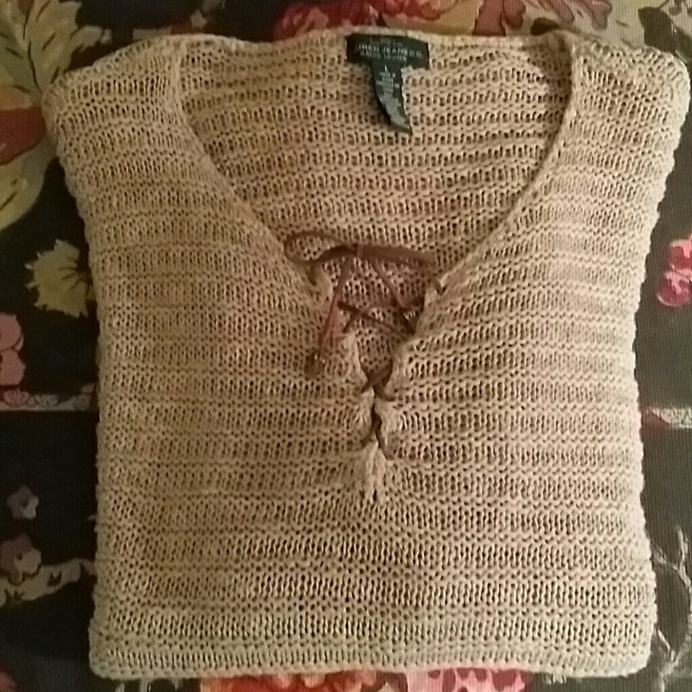 Lauren Jeans lightweight sweater. Drop shoulder.