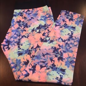 Victoria's Secret Pink Ultimate yogas