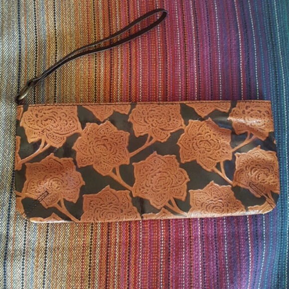 Express Handbags - Express Leather Wristlet