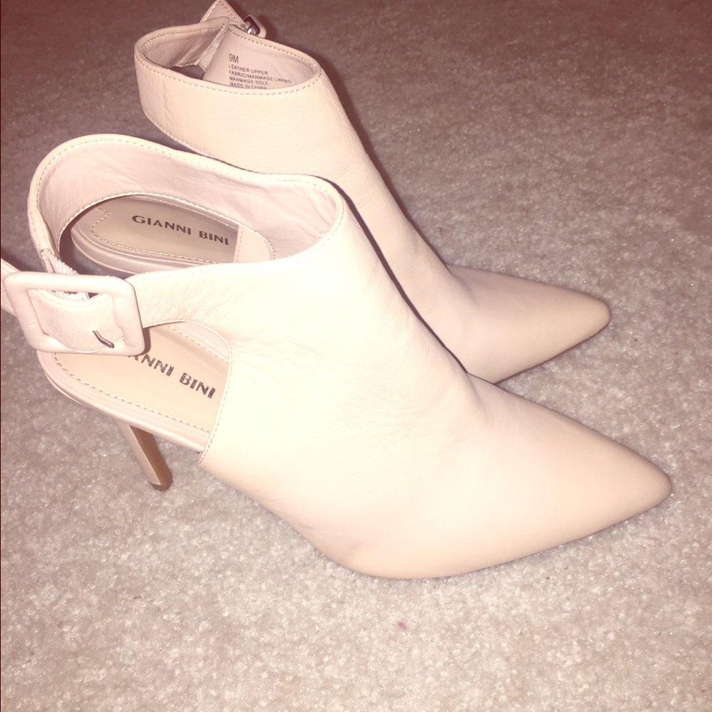 Brand New Gianni bini beige heels