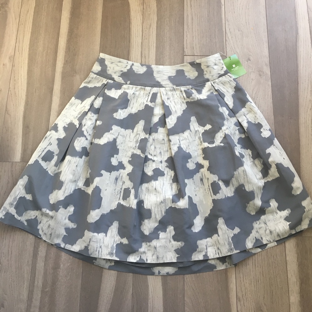 Patterned high waisted box pleat shirt