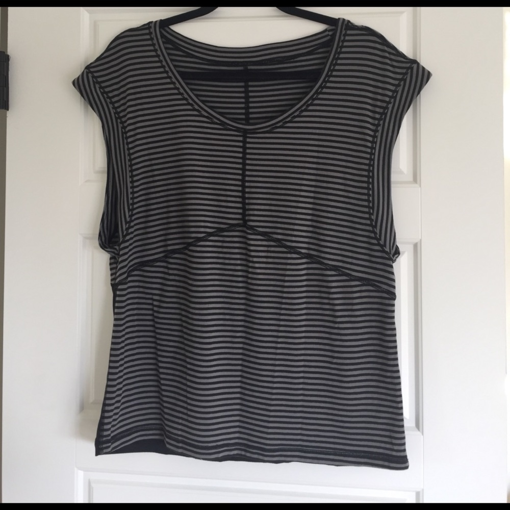 Lululemon Top NWOT - Gray & Black