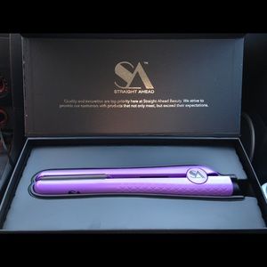Straight ahead straightener, silver collection.