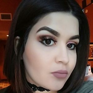 Meet your Posher, Daniela