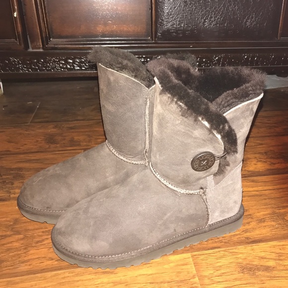 UGG Shoes - Ugg Australia chocolate brown size 6