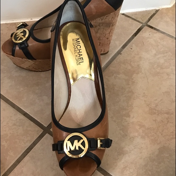 Michael Kors Wedges - Picture 2 of 4