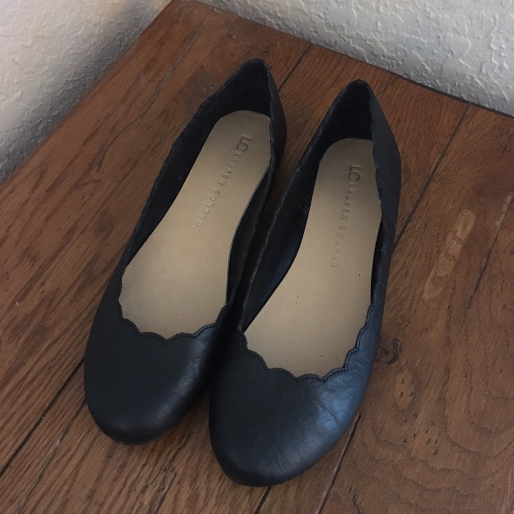 LC black flats