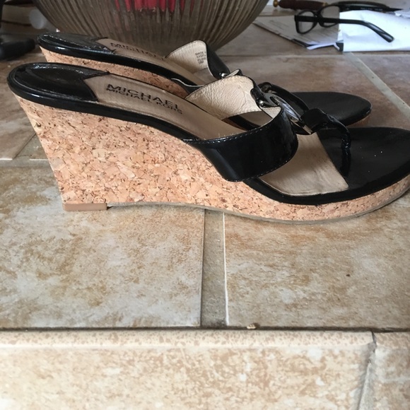 MICHAEL KORS CORK HEELS - Picture 2 of 4