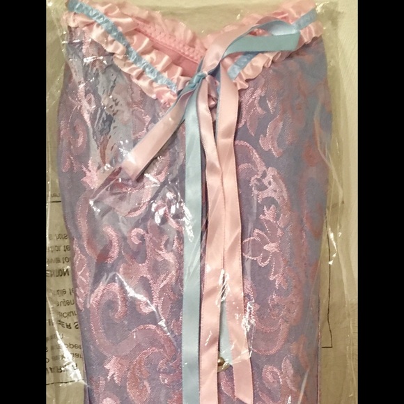 GORGEOUS 😍 Bustier/Corset & Matching Thongs! - Picture 7 of 7