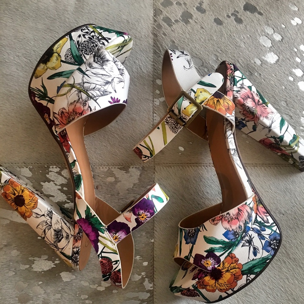 Floral Print platform sandals