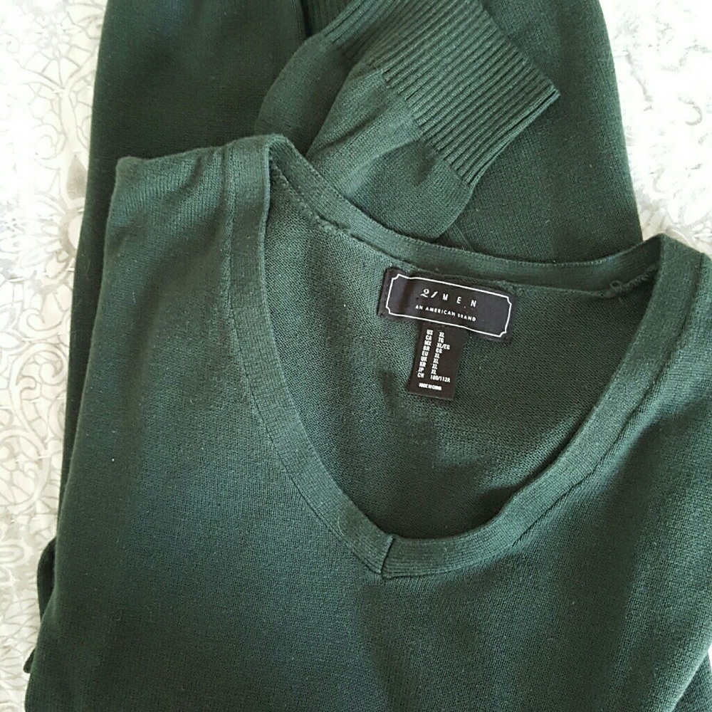 NWOT F21 Men's V-Neck Sweater Green XL