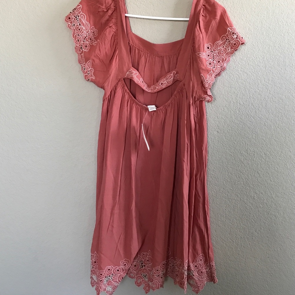 Dress - Picture 4 of 4